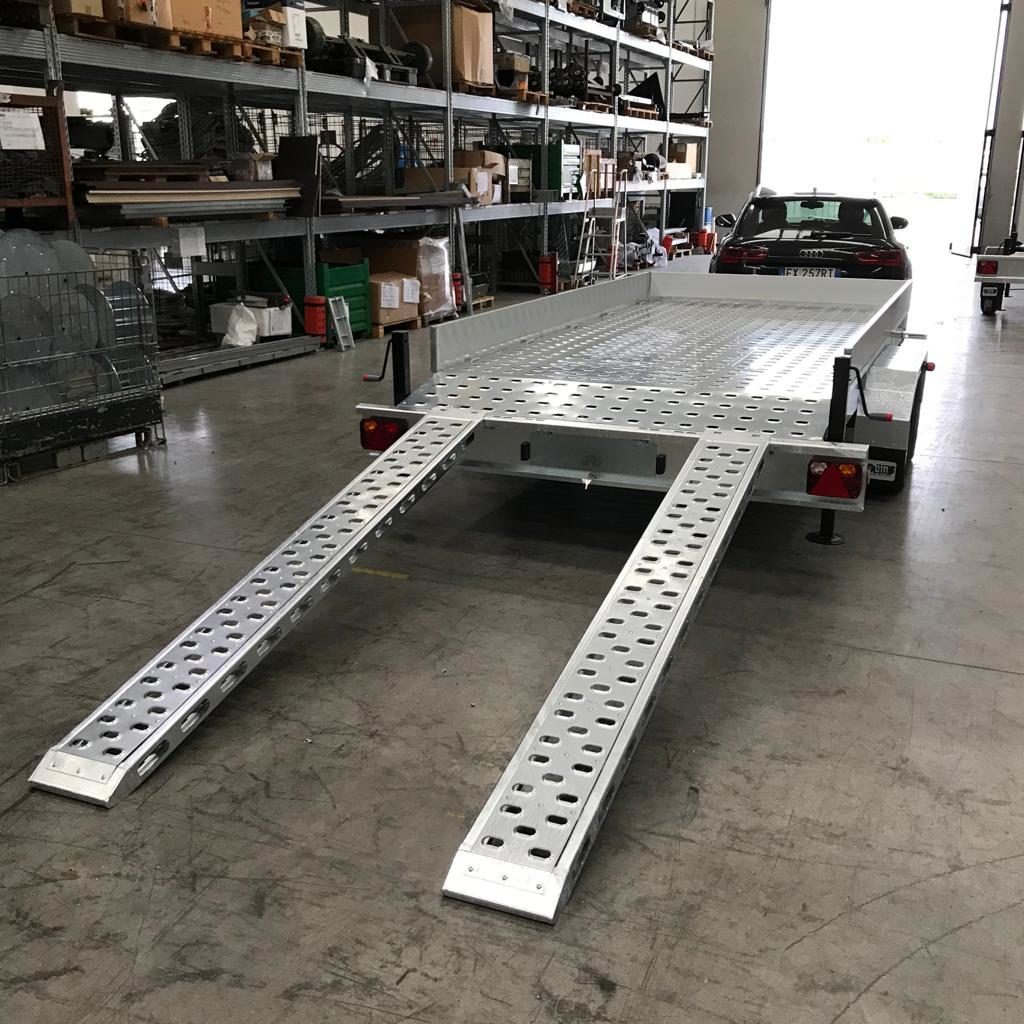 Trailers with ramps